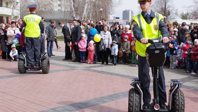 Сотрудникам патрульно-постовой службы УВД Набережных Челнов выдали электросамокаты