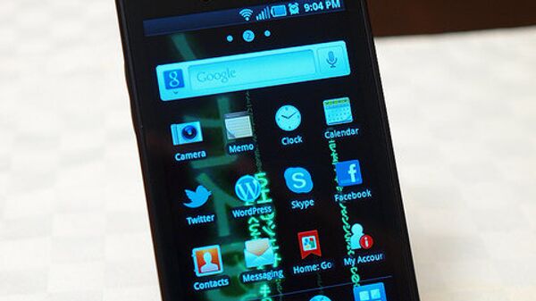 Телефон Samsung Galaxy S на платформе Android