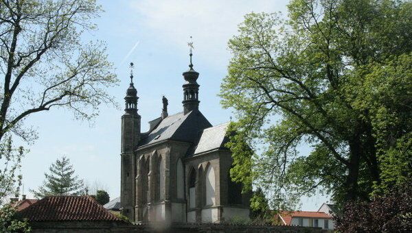 Кладбищенский костел Всех Святых в Чехии