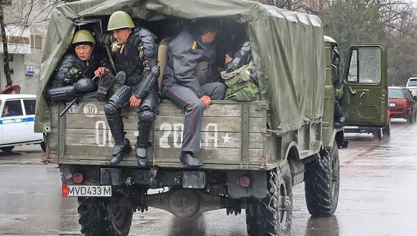 Спецслужбы обезвредили бомбу во дворе школы в Бишкеке
