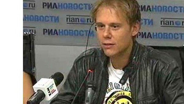 Шоу диджея Армина Ван Бюрена (Armin Van Buuren) Armin Only: Mirage