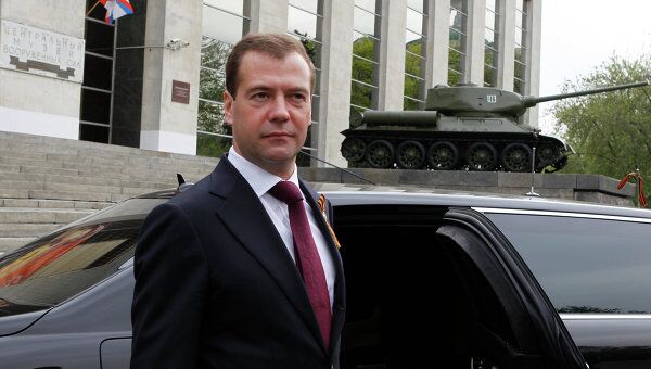 8 мая 2011 г. Президент России Дмитрий Медведев у Центрального музея Вооруженных сил РФ в Москве