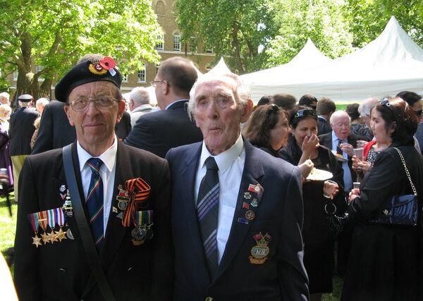 Жители Лондона почтили память героев Второй мировой войны в День Победы