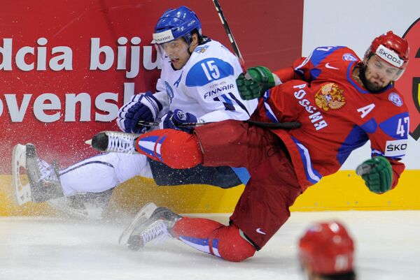 Игровой момент матча Финляндия - Россия