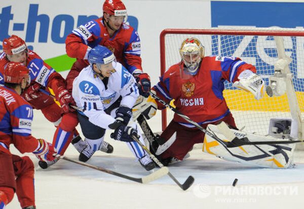 Игровой момент матча Финляндия - Россия