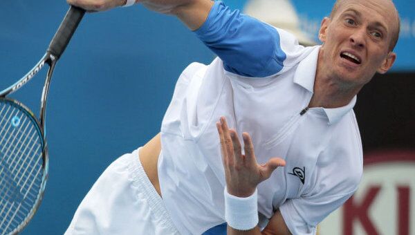 Николай Давыденко выбыл из теннисного турнира в Риме в первом раунде