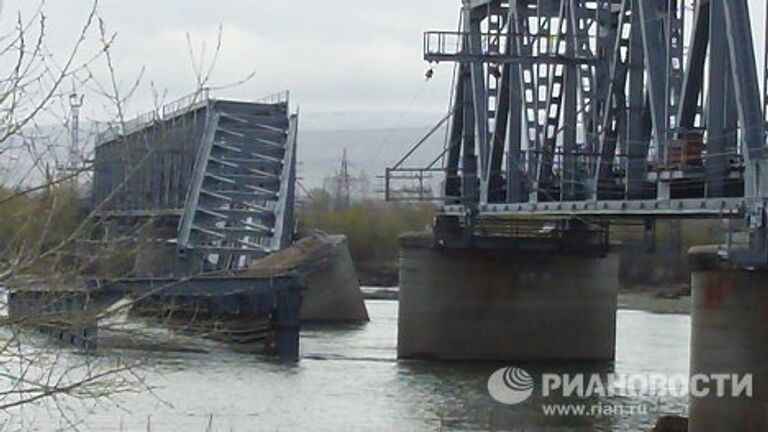 Обрушение железнодорожного моста в Хакасии