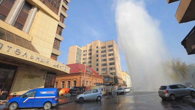 Коммунальная авария в центре Екатеринбурга. Архив