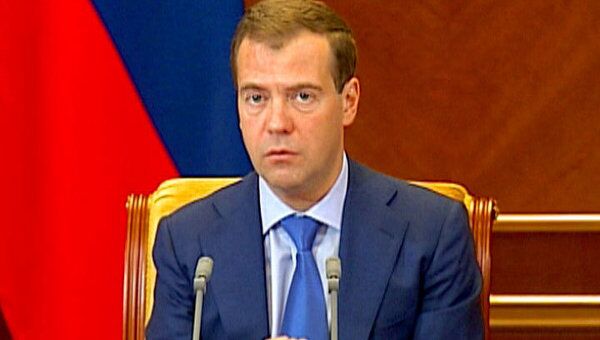 Медведев выступил за медикаментозное воздействие на педофилов 
