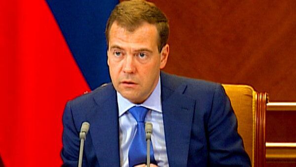 Медведев потребовал наказать виновных в срыве гособоронзаказа