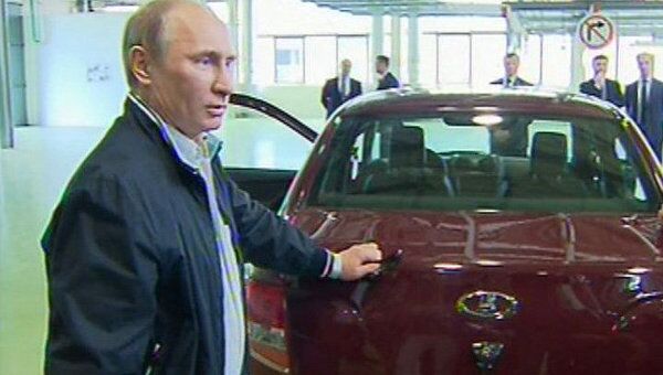 Путин испытал новую Lada Granta и посоветовал ездить на ней на дачу