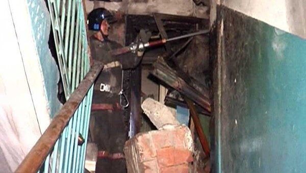 От взрыва газа в пятиэтажке Новосибирска рухнули межэтажные перекрытия