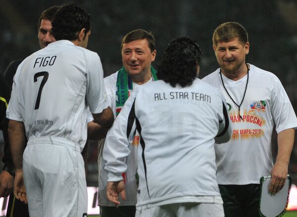 Матч между командой Кавказ и сборной футбольных ветеранов мира