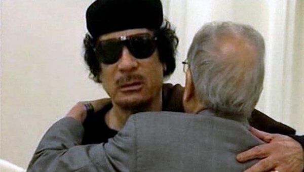 Каддафи опроверг слухи о своей гибели, появившись в телеэфире