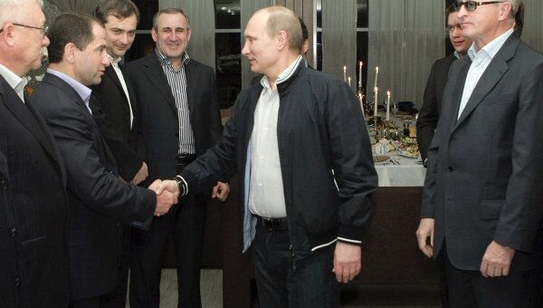 Премьер-министр РФ В.Путин в Сочи встретится с активом Общероссийского народного фронта