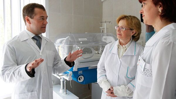 350 млн рублей выделит Дмитрий Медведев на оборудование в роддомах