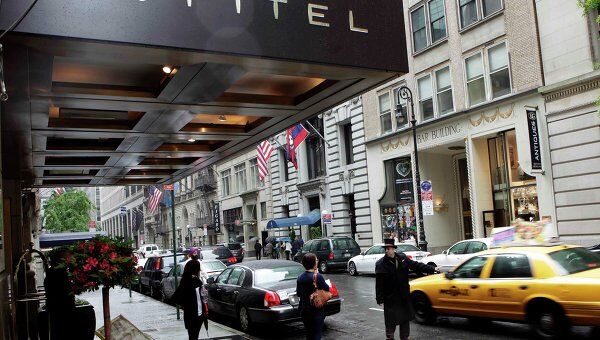 Гостиница Софител на Таймс-Сквер в Нью-Йорке, где останавливался обвиняемый в сексуальных домогательствах Доминик Стросс-Кан