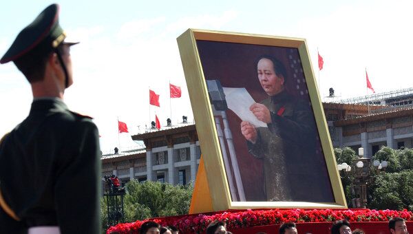 Портрет Мао Цзэдуна на торжествах в Китае