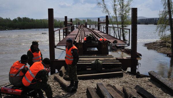 В Хакасии из-за паводка обрушился строящийся железнодорожный мост