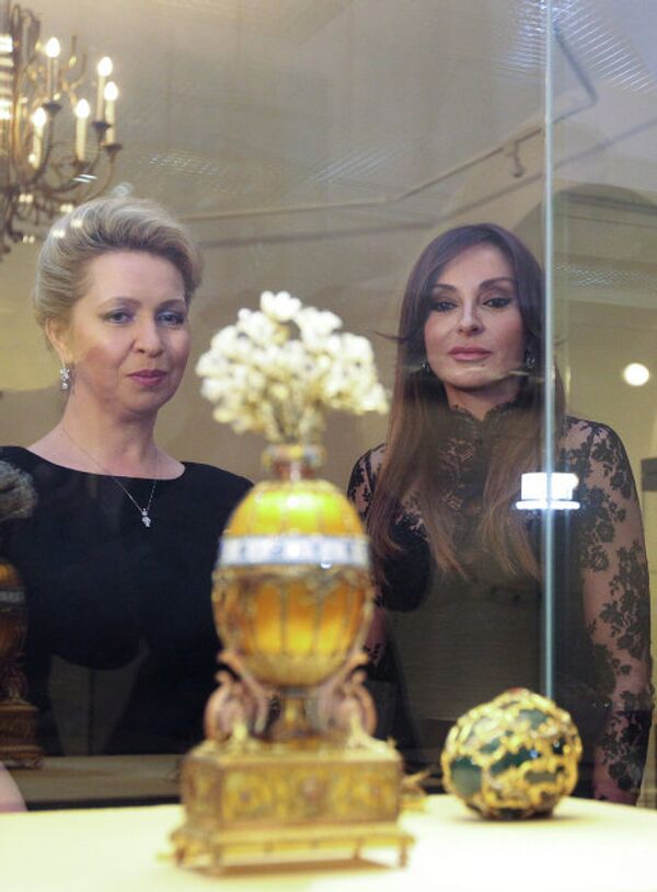 Светлана Медведева и Мехрибан Алиева на выставке Карла Фаберже в Кремле