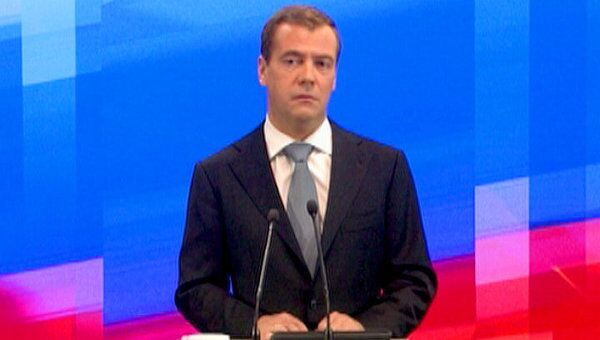 Медведев ответил на вопрос о возможной отставке правительства
