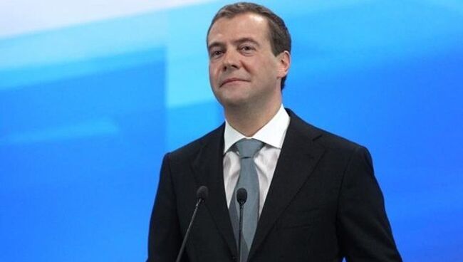 Медведев считает, что президент РФ может создать свою политическую партию