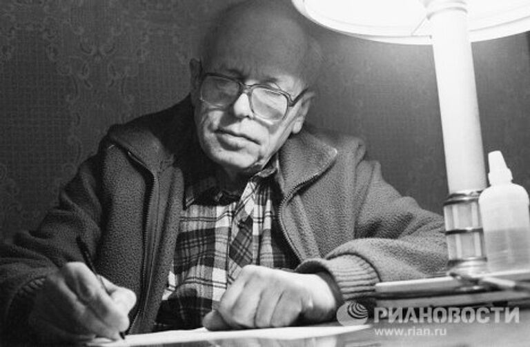 Диссидент и правозащитник Андрей Дмитриевич Сахаров Диссидент и правозащитник Андрей Дмитриевич Сахаров