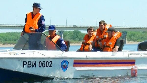Спасатели Волгограда отработали действия при спасении людей на воде