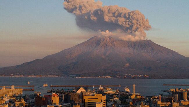Вулкан Сакурадзима. Архивное фото