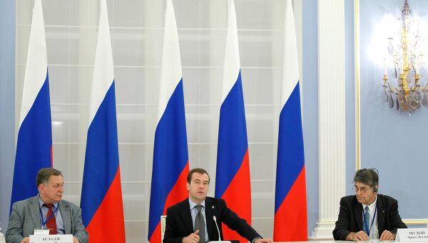 Президент Д.Медведев провел встречу с учеными - получателями грантов правительства России
