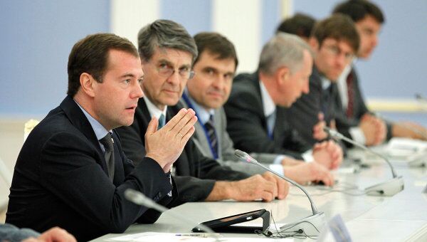 Президент Д.Медведев провел встречу с учеными - получателями грантов правительства России