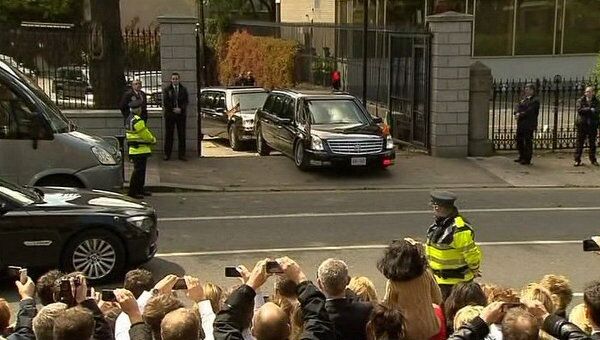 Кадиллак президента США Барака Обамы застрял при выезде из диппредставительства в Дублине