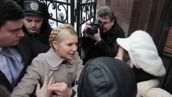 Экс-премьера Украины Юлию Тимошенко доставят в суд под конвоем