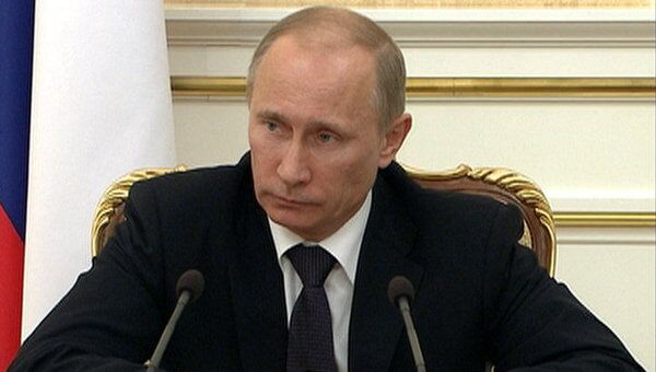Путин требует вести жесткую бюджетную политику в условиях профицита
