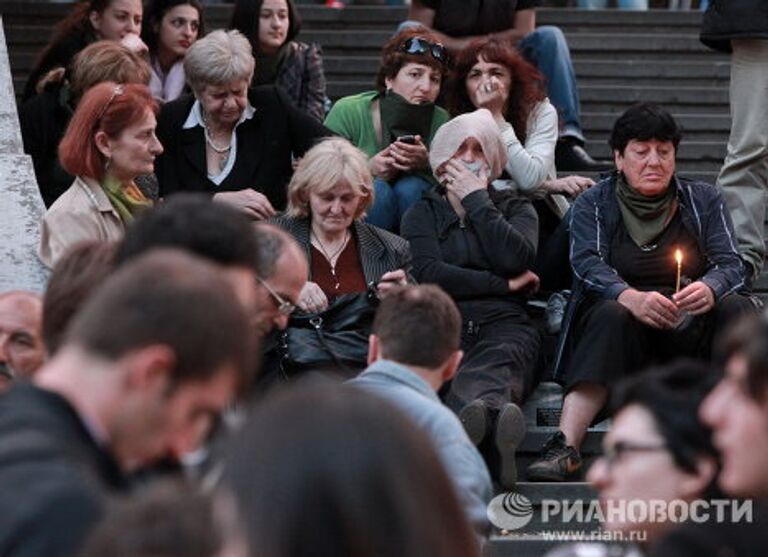 Акция оппозиционного объединения Народное собрание проходит у здания Общественного телевидения Грузии