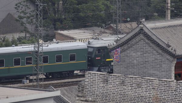 Поезд отбывающий с вокзала в Пекине, считающийся бронепоездом северокорейского лидера Ким Чен Ира