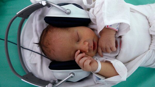 Новорожденным дают слушать классическую музыку в одной из больниц в Кошице на востоке Словакии