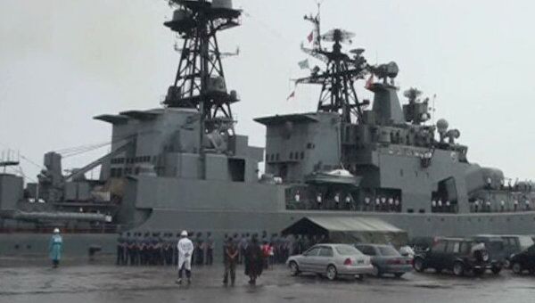 Российские военные моряки покинули берега Индонезии под звуки оркестра