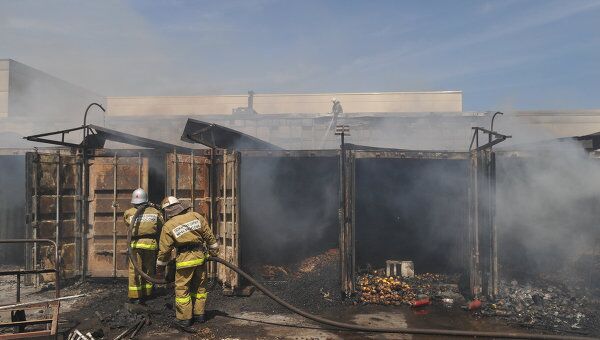 Последствия пожара на овощном рынке на выезде из Ростова-на-Дону