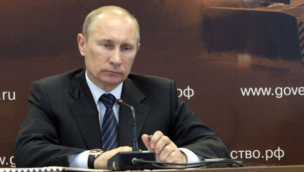 Владимир Путин проводит совещание по вопросу О повышении эффективности строительства и эксплуатации автомобильных дорог в РФ.