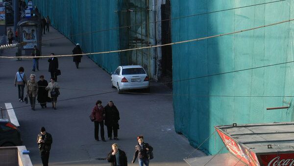 В Москве запретили рекламу на строительных сетках на фасадах зданий