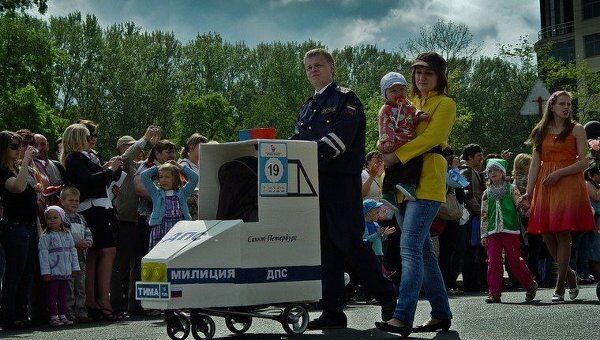 Парад детских колясок в Петербурге