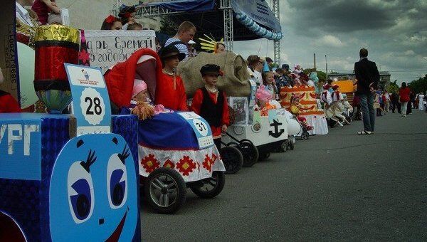 Парад детских колясок в Петербурге