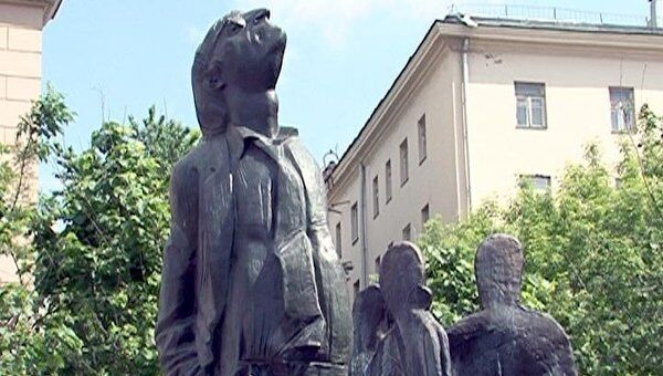 Стихи Бродского читали на открытии памятника поэту в Москве
