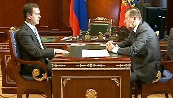 Зубков заверил Медведева, что зерна в этом году хватит и для экспорта