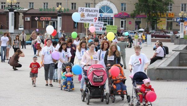 Марш колясок провели матери Омска, ожидающие места в детсадах