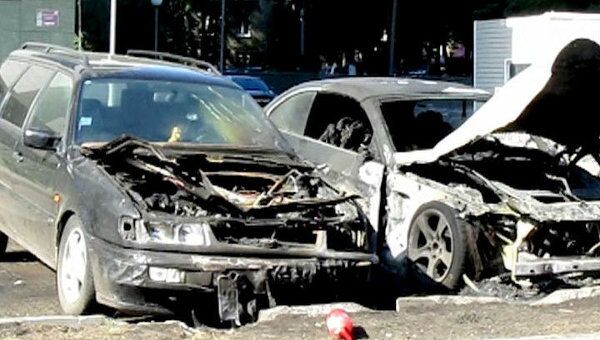 Четыре иномарки сгорели на авто на юго-западе Москвы