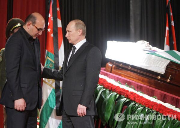 Владимир Путин на церемонии прощания с Сергеем Багапшем в Сухуми