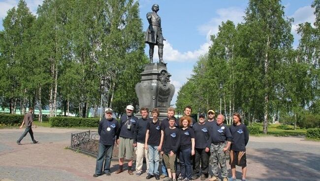 Команды кочей в форме перед отплытием