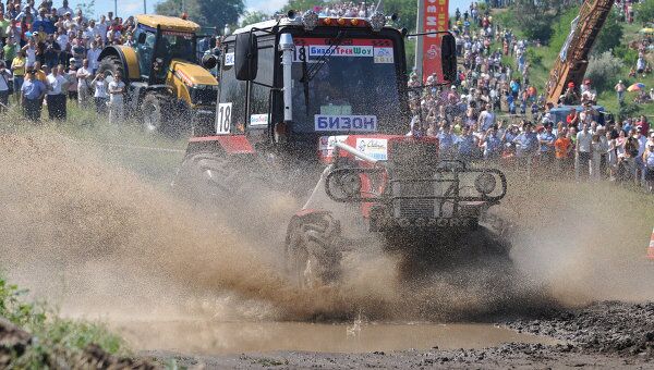 Гонки на тракторах Бизон-Трек-Шоу 2011 прошли в Ростовской области